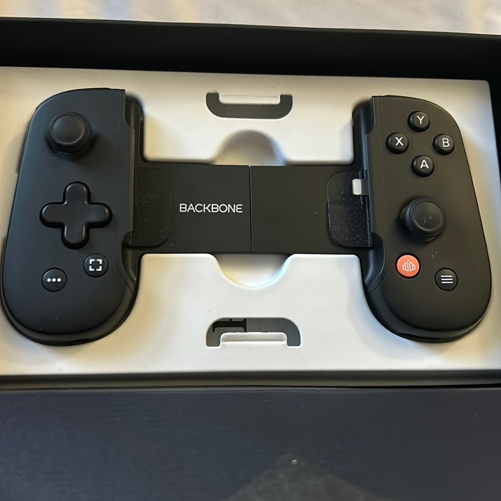 XBOX BACKBONE MOBILE GAMING CONTROLLER